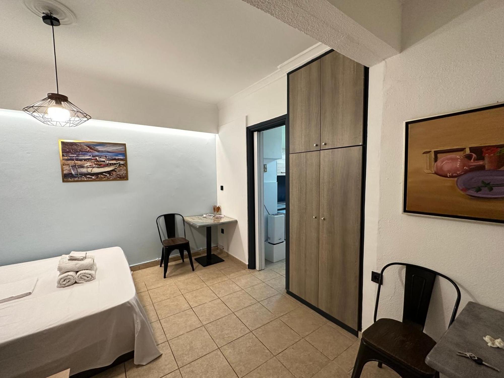 Aretousas Apartment Атина Екстериор снимка
